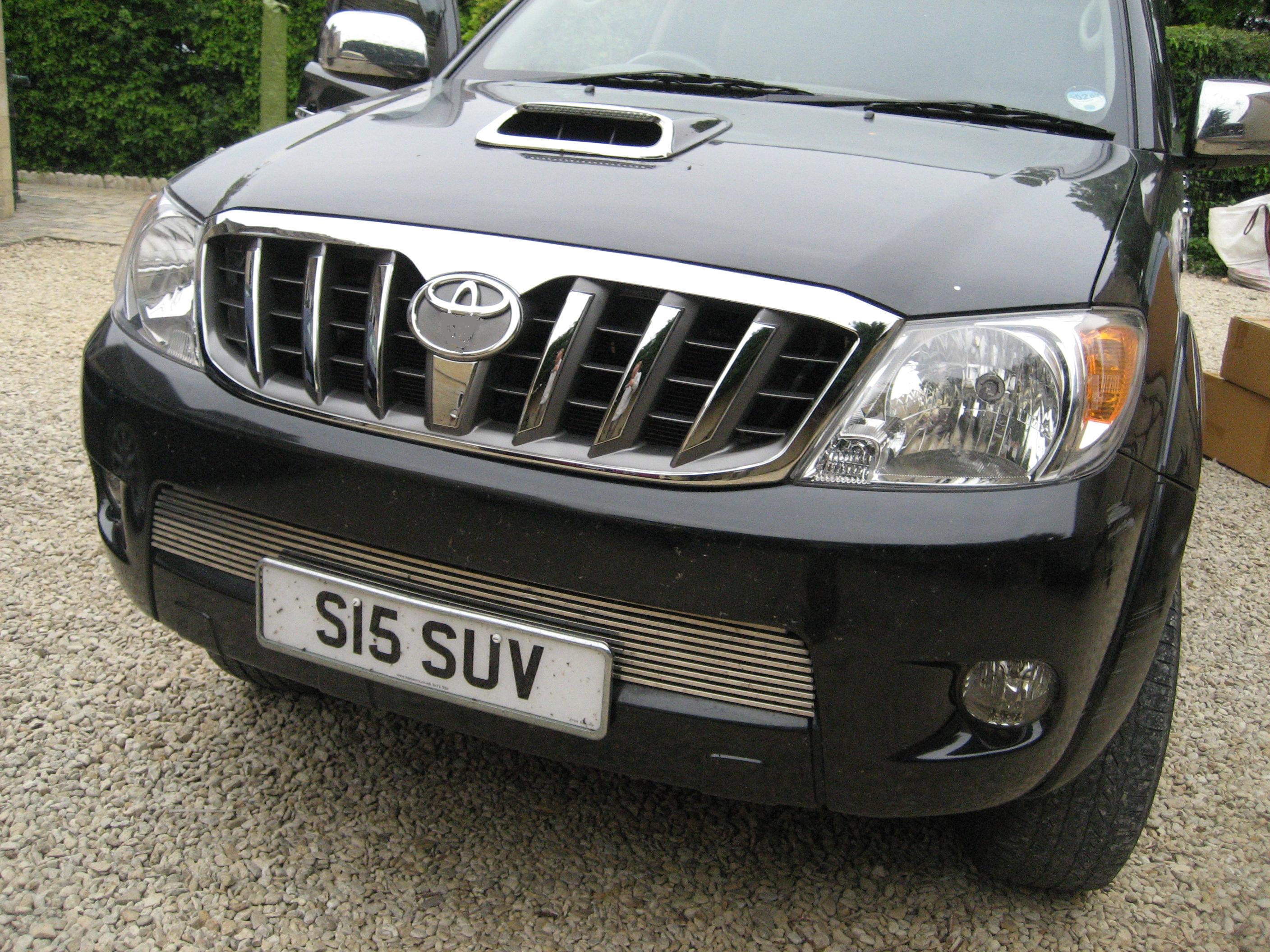 View Item Toyota Hilux Mk6 Chrome Prado Style Grille